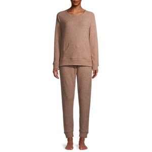 Great Condition Women’s Two-Piece Chenille Pajama Set from Secret Treasures